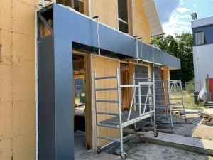 Een mooi woningbouwproject in Berghem: B-keus HPL-platen voor de bekleding van de gevel. De platen die zijn gebruikt hebben de kleur antraciet 8555.